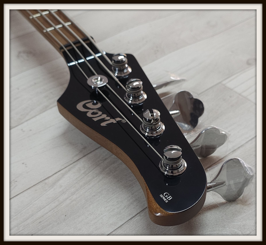 Cort GB Short Scale, Fandango Purple